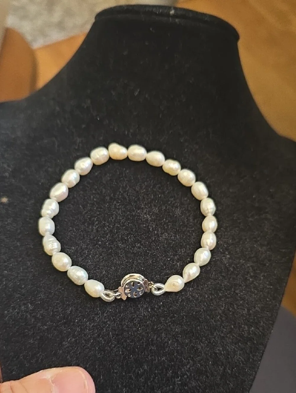 Cultured Freshwater White Pearl Bracelet with Silver Clasp